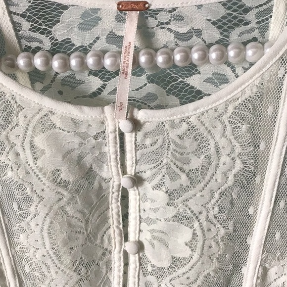 FREE PEOPLE BEAUTIFUL SHEER LACE TOP - Picture 11 of 16